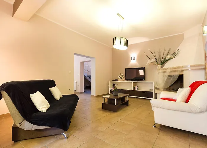 Spacious Villa Zminj