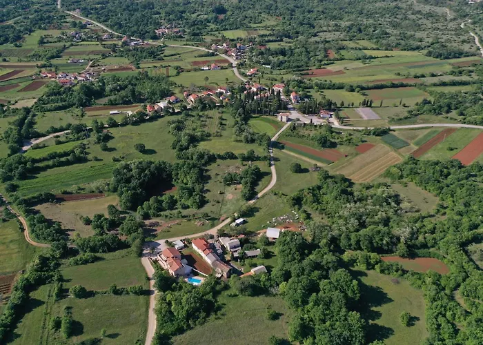 Spacious Villa Zminj